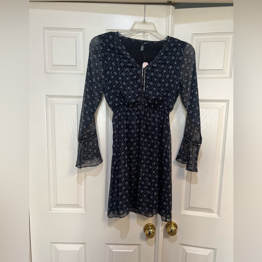 AQUA  Metallic Appliqué Long Sleeve V Neck L‎ Party Fit + Flare Mini Dress XS